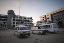 صورة الصحة العالمية: المستشفيات في غزة تعمل بطاقة تفوق 300% وسط انهيار كامل للنظام الصحي