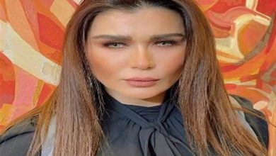صورة داخل سيارة فاخرة.. نادين الراسي بإطلالة أنيقة في أحدث ظهور لها (صور)