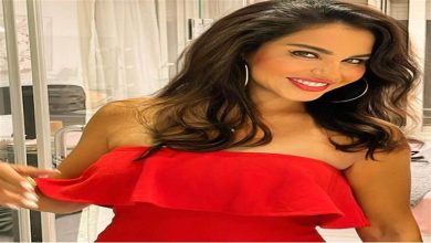 صورة نسرين أمين وابنتها بنفس الفستان:”مستغربة فساتيني بتروح فين؟”