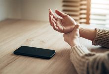 صورة 5 علامات تظهر على اليدين تشير إلى مشكلات صحية خطيرة