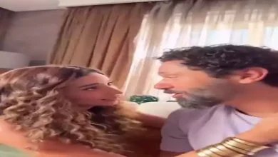 صورة بعد عودته لزوجته.. كريم محمود عبدالعزيز يلغي متابعة دينا الشربيني والأ