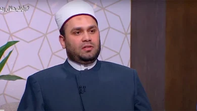 صورة أمين الفتوى يحذر من ظاهرة “الشيخ جوجل”: الاعتماد عليه في الدين خطر (في