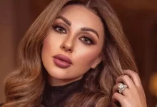 صورة بـ تاج على شكل قرون وفستان مفتوح.. إطلالة غريبة لـ ميريام فارس