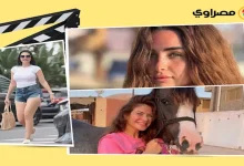 صورة دينا فؤاد بهوت شورت وهيدي كرم بجانب الحصان.. لقطات لنجوم الفن خلال 24