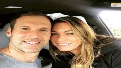 صورة أسطورة تشيلسي وأرسنال ينفصل عن زوجته بعد زواج 26 عاما.. ما القصة؟