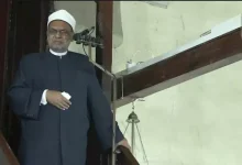 صورة خطيب الأزهر يحذر من فرقة المسلمين: الشريعة أتت لتجعل المؤمنين أمة واحد