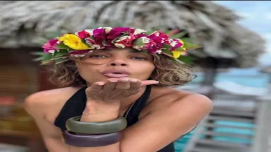 صورة هالي بيري تخطف الأنظار على البحر.. وتشكر الجمهور على رسائل عيد ميلادها