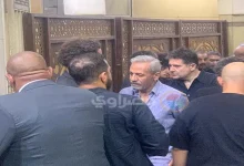 صورة بالصور.. صبري فواز في عزاء مدير التصوير تيمور تيمور