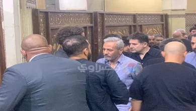 صورة بالصور.. صبري فواز في عزاء مدير التصوير تيمور تيمور