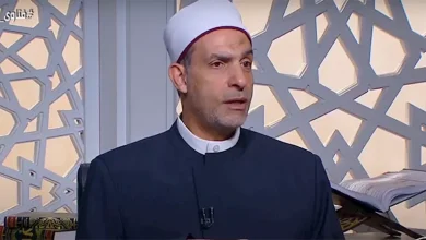 صورة أمين الفتوى: لا يجوز للزوج منع زوجته من زيارة أهلها.. ولو فعل لا تطيعه