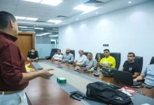 صورة “بحضور محمد معروف وأمين عمر”.. أوسكار رويز يجتمع بحكام الجولة الثانية