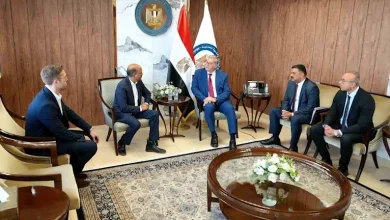 صورة وزير البترول يعلن عن مسح جيولوجي شامل على مستوى الجمهورية للكشف عن الإ