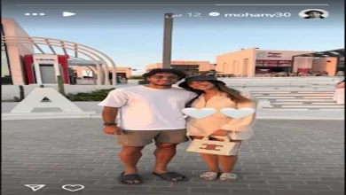 صورة محمد هاني ينشر صورة رومانسية مع زوجته