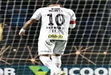 صورة 6 صور لبكاء نيمار بعد الهزيمة التاريخية لسانتوس في الدوري البرازيلي
