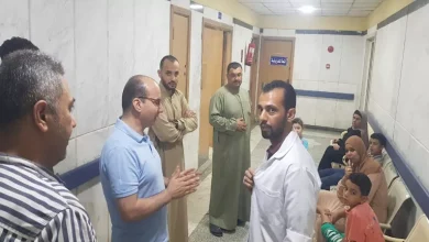 صورة بعد جولة مفاجئة.. محافظ الدقهلية يحيل مسؤولين بمستشفى نبروه للتحقيق