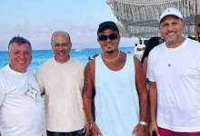 صورة “أغلى الناس”.. عماد زيادة ينشر صورة مع الهضبة وتامر مرسي في الساحل