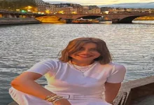 صورة 17 صورة لـ منة فضالي بإجازة الصيف من أمام نهر السين بفرنسا