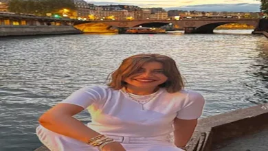 صورة 17 صورة لـ منة فضالي بإجازة الصيف من أمام نهر السين بفرنسا