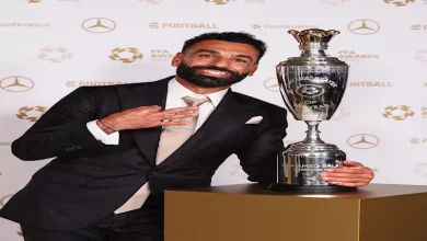 صورة بالفيديو.. وصول محمد صلاح لمقر ليفربول بجائزة أفضل لاعب