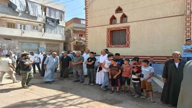 صورة قبل لحظات من التشييع.. توافد أهالي كفر الشيخ على عزبة الشرقاوية لتوديع