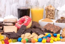 صورة ما السر وراء الرغبة الشديدة في تناول الأطعمة السكرية؟
