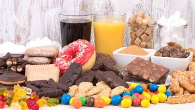 صورة ما السر وراء الرغبة الشديدة في تناول الأطعمة السكرية؟