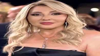 صورة بإطلالة كاجول.. نادية الجندي تخطف الأنظار- ما سر ارتداء اللوك؟