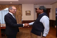 صورة وزير الاتصالات يبحث مع سفير الهند بالقاهرة تعزيز التعاون في مجالات ال