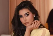 صورة ياسمين صبري تخطف الأنظار بإطلالة جذابة.. ما دلالة اختيارها للون الأصفر
