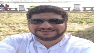 صورة وفاة المخرج المسرحي عمرو سامي