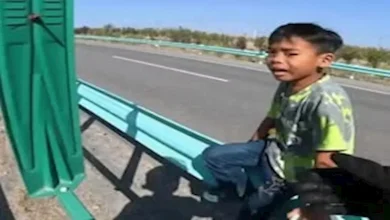 صورة رجل يعاقب ابنه بطريقة غير متوقعة.. هذا ما حدث (صور)