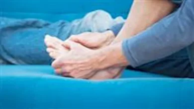 صورة الشعور بثقل القدمين عند الاستيقاظ.. هل هو مؤشر خطر؟