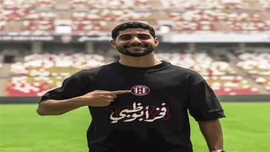صورة إبراهيم عادل يؤدي تدريباته مع جهاز الفراعنة
