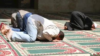 صورة ما حكم صلاة الصبح في جماعة بعد طلوع الشمس؟.. الإفتاء توضح