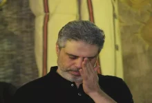 صورة 6 صور من انهيار مدرب الزمالك السابق في عزاء والده