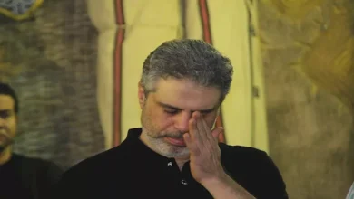 صورة 6 صور من انهيار مدرب الزمالك السابق في عزاء والده