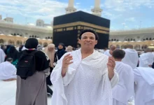 صورة سعد الصغير يؤدي مناسك العمرة.. والجمهور: “ادعيلي واخلع الباروكة”