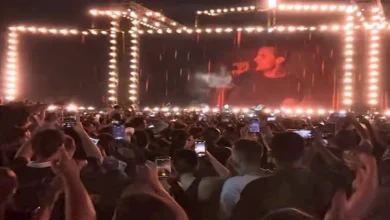 صورة أمير عيد يشعل حماس الجمهور بحفل “كايروكي” في العلمين الجديدة بأغنية “ا