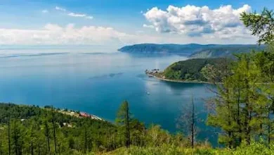 صورة تخفي أسرارا لا يراها أحد.. ما أقدم وأعمق بحيرة على الأرض؟