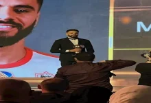 صورة 8 صور لمحمود بنتايج “ببدلة” التتويج والجمهور يعلق