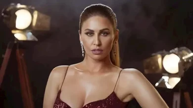 صورة فستان ميتاليك مكشوف وجريء.. كيف ظهرت مي سليم في أحدث إطلالتها؟