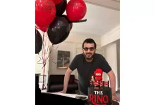 صورة “تورتة وبلالين”.. تركي آل الشيخ يحتفل بعيد ميلاده