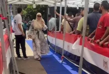 صورة بالصور.. سما المصري تظهر بالحجاب أثناء الإدلاء بصوتها في انتخابات الشي