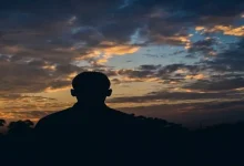 صورة فوائد صحية عند النظر إلى السماء ليلاً.. تعرف عليها