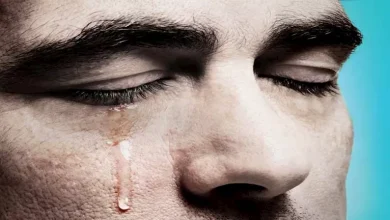 صورة أضرار غير متوقعة لـ كبت البكاء.. أبرزها جفاف العين والصداع