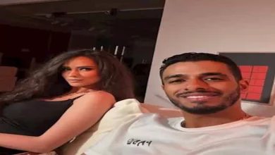 صورة هنا يسري تحتفل مع شقيقها بعيد ميلاده