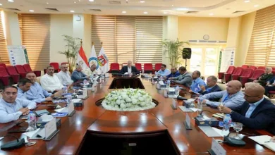صورة وزير البترول يتابع توسعات ميناء الحمراء البترولي بالعلمين