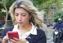 صورة سرقة على الهواء مباشرة.. رد فعل غير متوقع من المراسلة “فيديو”