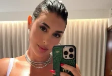 صورة ياسمين صبري تخطف الأنظار بصورة سيلفي.. وتعلق: “مساء الحب”