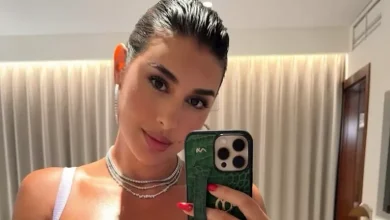 صورة ياسمين صبري تخطف الأنظار بصورة سيلفي.. وتعلق: “مساء الحب”